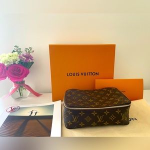 Louis Vuitton Packing Cube MM